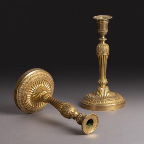 Paire de bougeoirs, - Paris, époque Louis XVI, vers 1780 - Luminaires Style Louis XVI