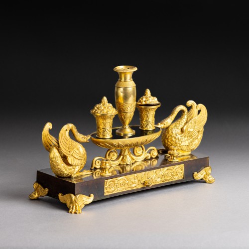 Antiquités - Important encrier aux cygnes, en bronze patiné et doré, époque Empire