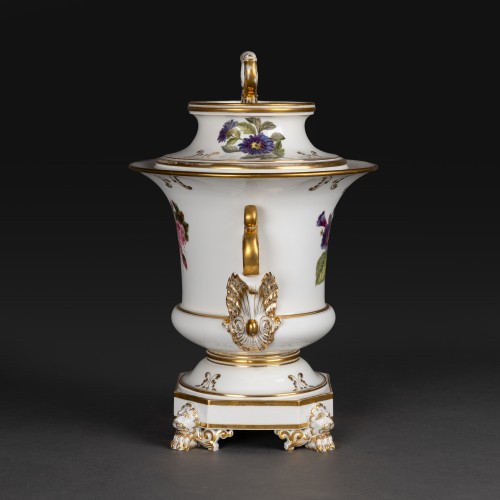 Antiquités - Escalier de Cristal, vers 1830 - important vase glacière en porcelaine - période Boin