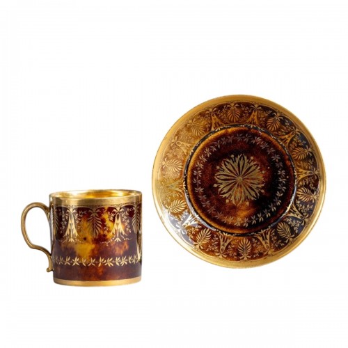 Dihl et Guerhard, époque Consulat, Empire - tasse à chocolat et sa soucoupe - fond éc