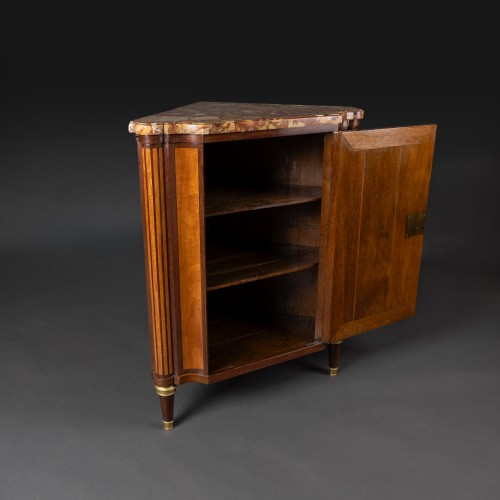 18th century - Etienne Levasseur, Maitre In 1767—corner Cupboard - Lemonwood —louis XVI P