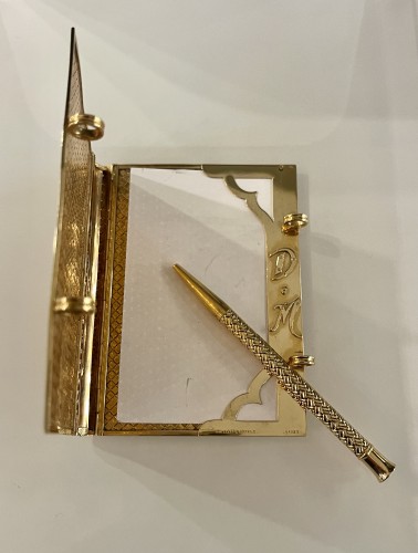 Van Cleff And Arpels - Gold Diary Notebook And His Pencil - 