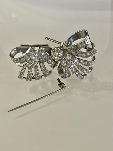 XXe siècle - Double clip formant broche en or et diamants