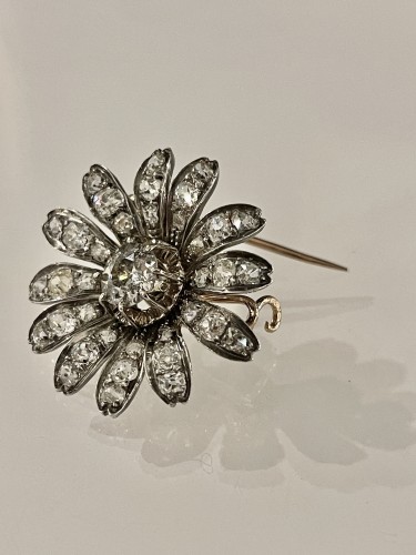 Flower Brooch Set With Old Cut Diamonds - Antique Jewellery Style Napoléon III