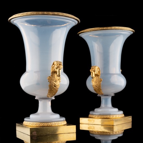 Paire de vases en opaline et bronze doré - SeblAntic