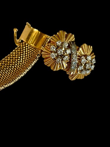 20th century - Ribbon Bracelet In Gold And Diamonds circa 1950