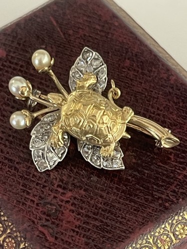 XIXe siècle - Broche "tortue" en en or jaune, argent et diamants