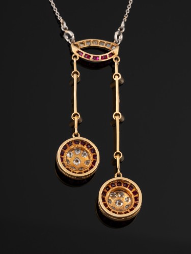 Collier négligé en or, platine, diamants et rubis - Bijouterie, Joaillerie Style Art Déco