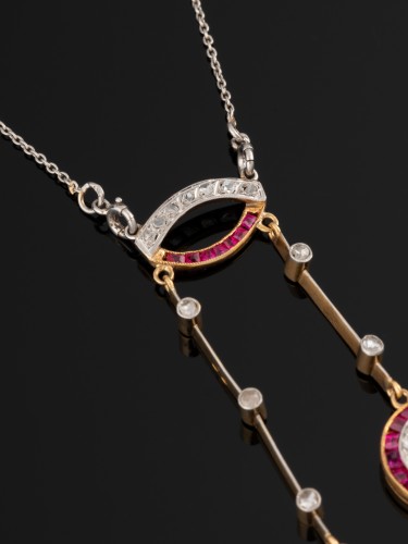 Néglige Necklace In Gold, Platinum, Diamonds And Rubies - 