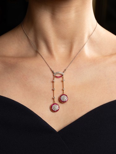 Néglige Necklace In Gold, Platinum, Diamonds And Rubies - Art Déco