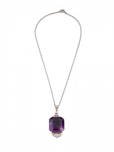 Art-deco Pendant In Platinum And Diamonds Set With An Important Amethyst