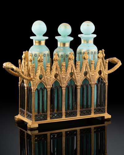 XIXe siècle - Cave à eau de mélisse en opaline et bronze doré