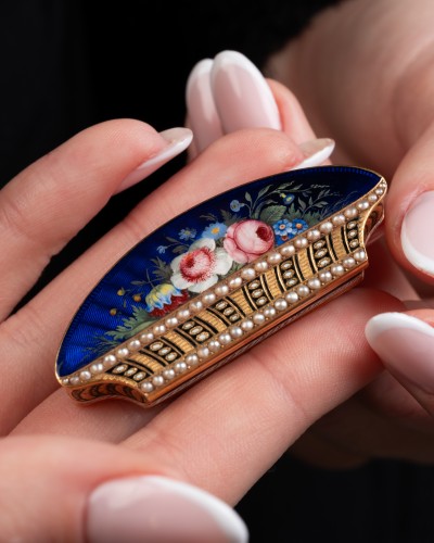 Antiquités - Vinaigrette en or et émail par Moulinié et Bautte