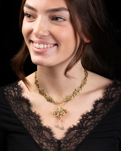 Antiquités - Transformable Jewelry In Gold, Emeralds And Diamonds 