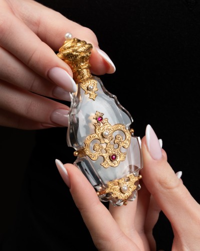 Napoléon III - Mellerio Dits Meller: Salt Bottle In Crystal, Gold, Rubies And  Natural Pea