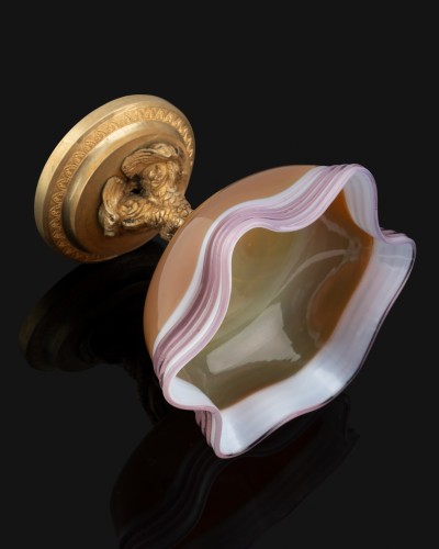 Coupe aux dauphins en opaline jaune miel et améthyste - Restauration - Charles X