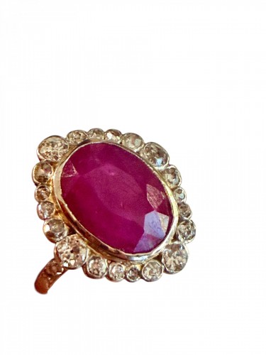 Art Déco - Gold Ring Set With A Natural Burmese Ruby circa 1930