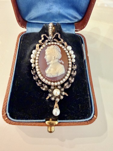 19th century - Cameo pendant in gold and tourmaline, Napoléon III period 
