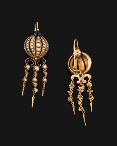 Paire de bipales d'oreilles en or, émail et perles fines - Bijouterie, Joaillerie Style Napoléon III
