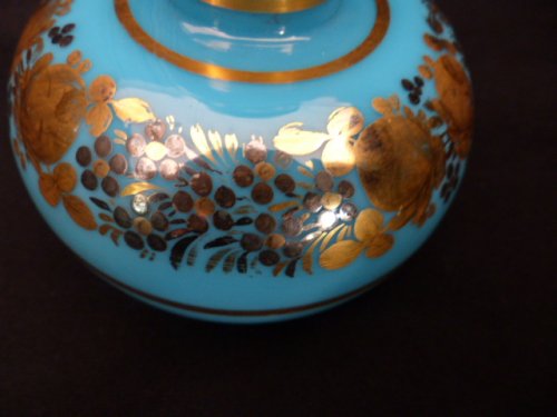XIXe siècle - Flacon boule en opaline turquoise décor Desvignes