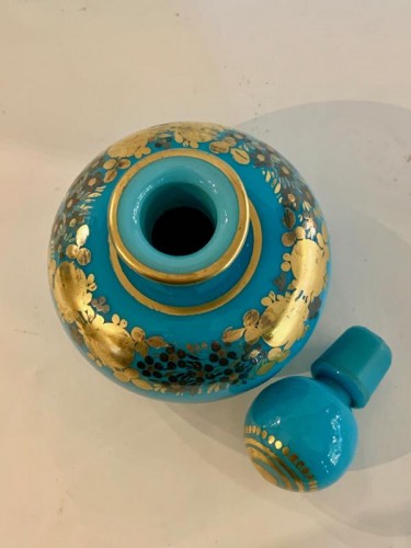 Antiquités - Flacon boule en opaline turquoise décor Desvignes