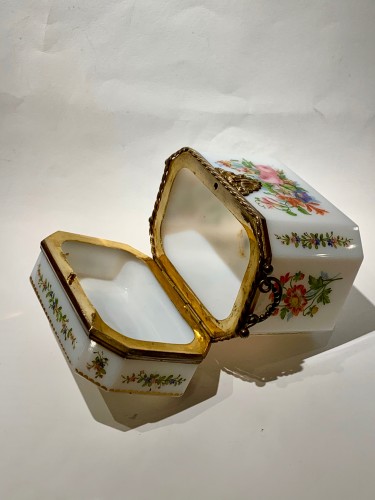 Coffret en opaline par Jean François Robert- Baccarat - Verrerie, Cristallerie Style Louis-Philippe