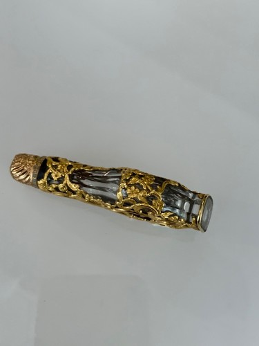 Flacon à sels en cristal de roche et or d'époque Louis XV - Louis XV