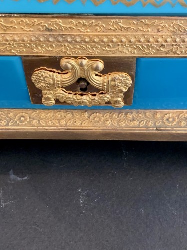 Coffret "sarcophage" en opaline turquoise - Restauration - Charles X