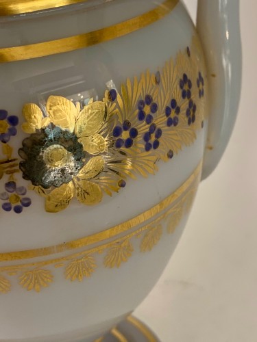 Verrerie, Cristallerie  - Aiguière en Opaline "bulle de savon" décor par Desvignes
