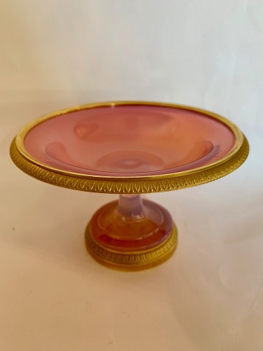19th century - Opaline cup in &quot;pigeon&#039;s throat&quot; color