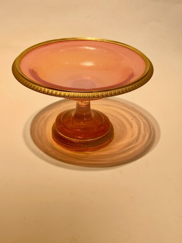 Opaline cup in &quot;pigeon&#039;s throat&quot; color - Restauration - Charles X