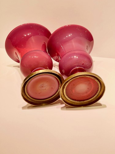 Pink gorge de pigeon  Médicis opaline vases - 