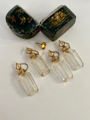 Antiquités - Perfume nécessaire Paris 1750 cristal gold