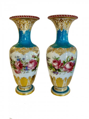 Paire de vases en cristal d'opale savonneux, Baccarat