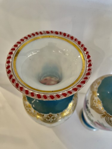 Verrerie, Cristallerie  - Paire de vases en cristal d'opale savonneux, Baccarat