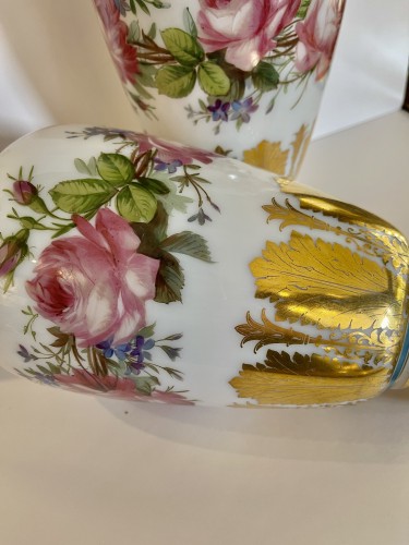 XIXe siècle - Paire de vases en cristal d'opale savonneux, Baccarat