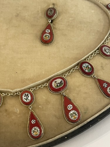 Bijouterie, Joaillerie  - Parure en micro-mosaïque dans son écrin