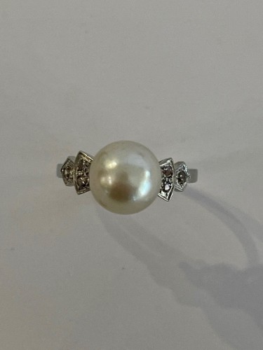 20th century - natural pearl and gold ring