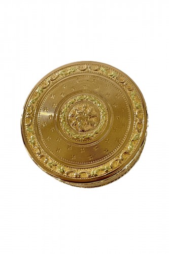 Boite drageoir en or de couleurs d'époque Louis XVI