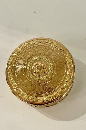 Boite drageoir en or de couleurs d'époque Louis XVI - Louis XVI