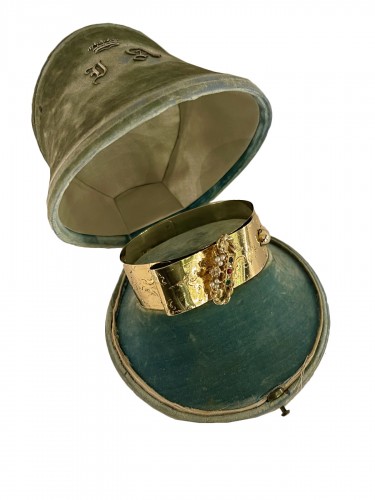 Bracelet en or et vermeil à décor d'une couronne