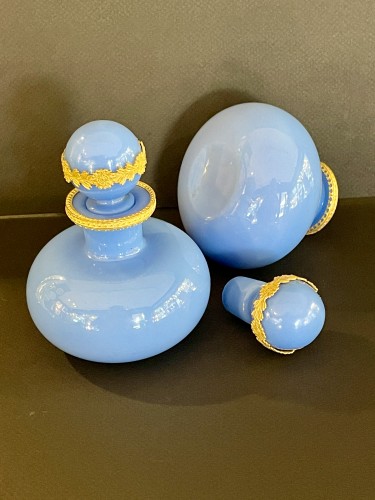 19th century - Pair Of Ball Bottles In Linen Blue Opaline