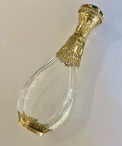 Antiquités - Flacon à sels en cristal, or, lapis lazuli et perles fines