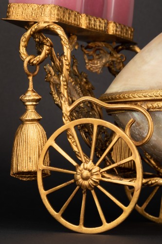 Important carrosse à parfum Napoléon III en opaline et nacre - Napoléon III