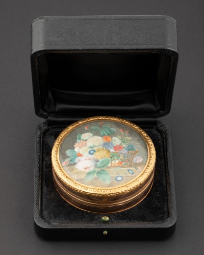 Louis XVI gold and colored drageoir - 