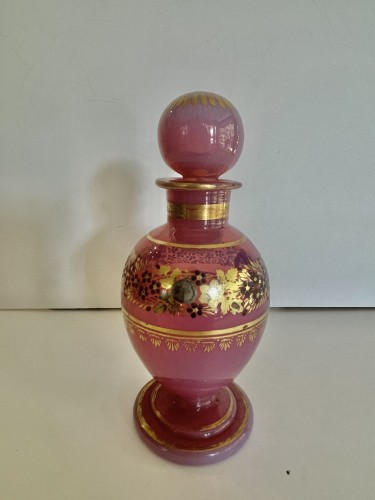 Restauration - Charles X - Pink gorge de pigeon bottle 19 th century