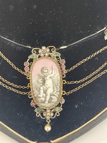 Necklace Decorated With Enameled Cherubs In Its Case - Antique Jewellery Style Louis-Philippe