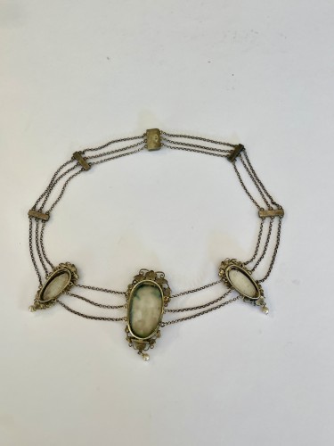 Antique Jewellery  - Necklace Decorated With Enameled Cherubs In Its Case