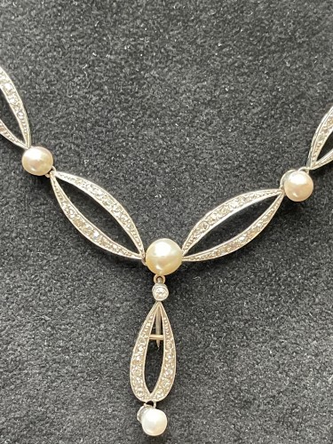 Antique Jewellery  - Art Deco naturals pearls ans platinum necklace