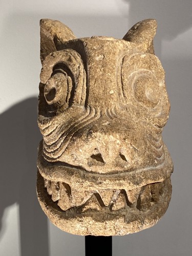 Tête de monstre romane, Royaume-Uni XIIe siècle - Seghers & Pang Fine Arts